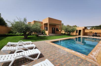 Sublime villa de 2 suites avec jardin privatif et piscine situé au niveau de la route de l'ourika