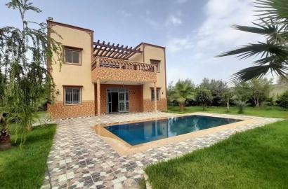 Villa à Louer de Prestige 5 Chambres avec Jardin & Piscine